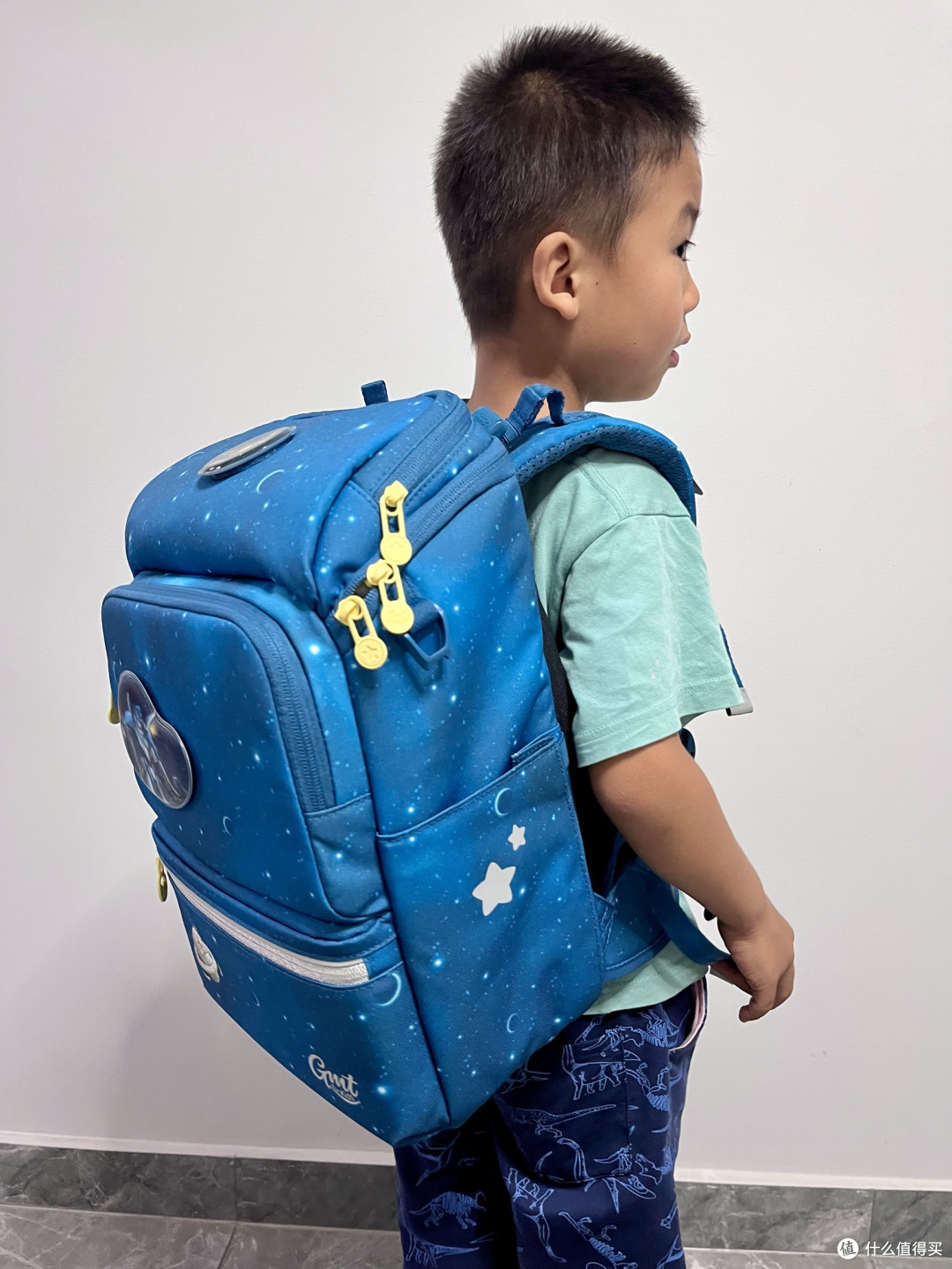 幼升小书包百花八门，一年级小学生如何挑选护脊书包？直接抄作业