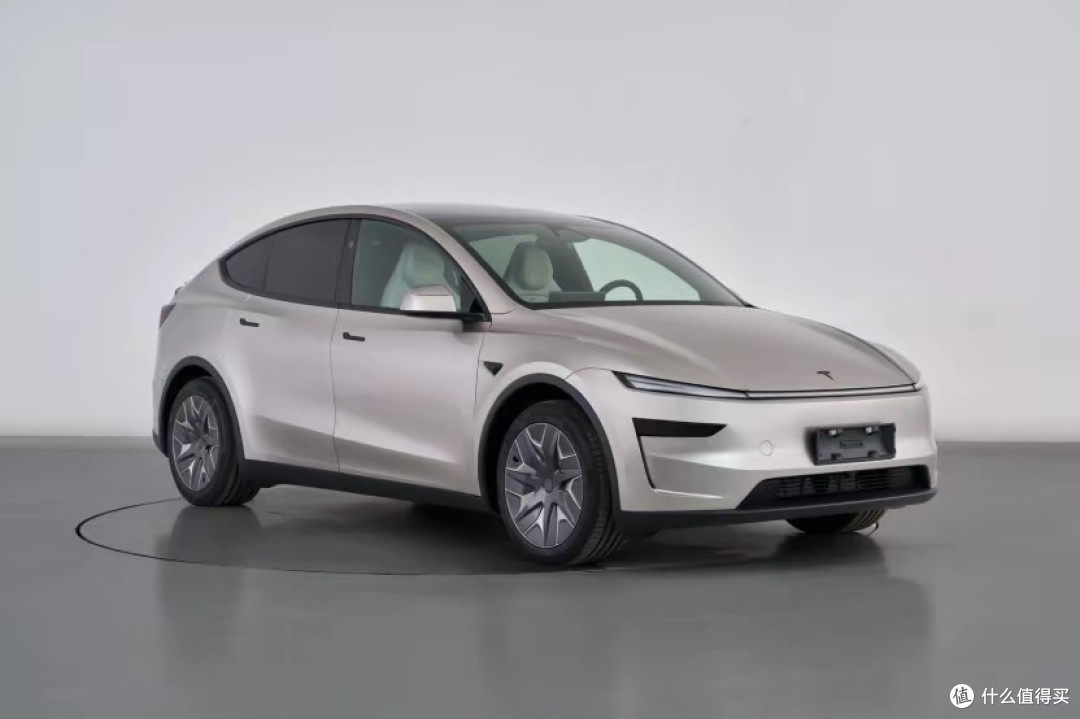 特斯拉Model Y L给国产新能源上压力,六座加长轴距搅动40万市场