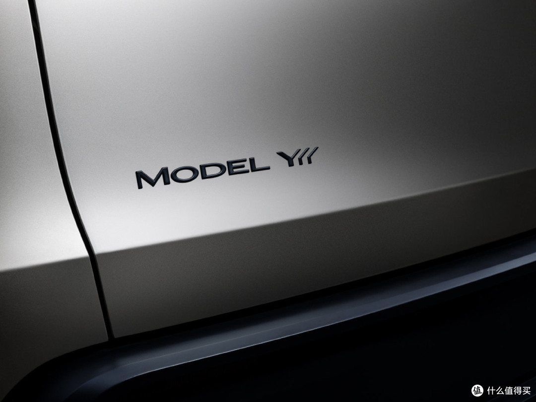特斯拉Model Y L给国产新能源上压力,六座加长轴距搅动40万市场