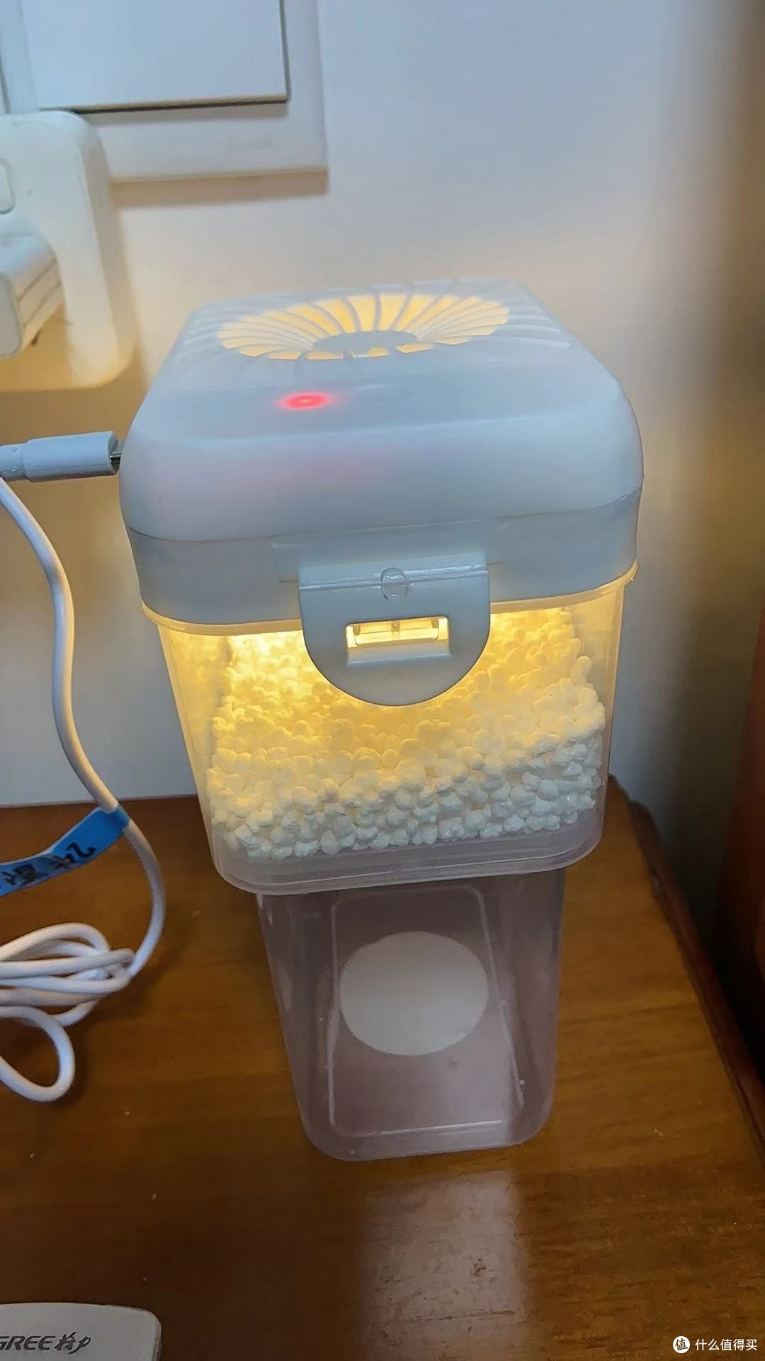 小型除湿机让卧室焕然一新