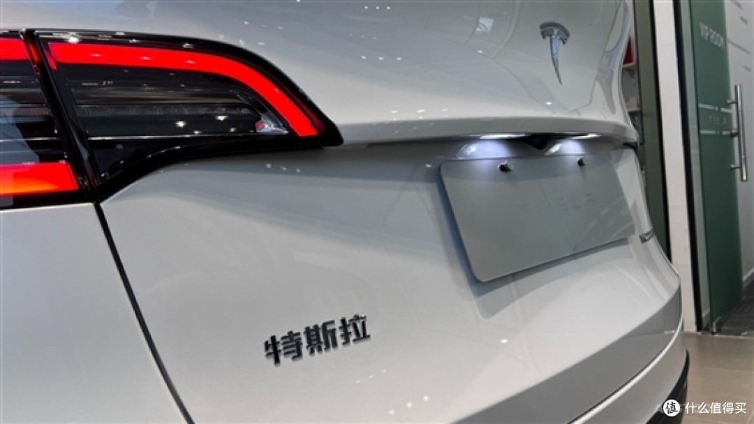 特斯拉发布Model YL:六座豪华版,40万售价重塑高端电动车格局?