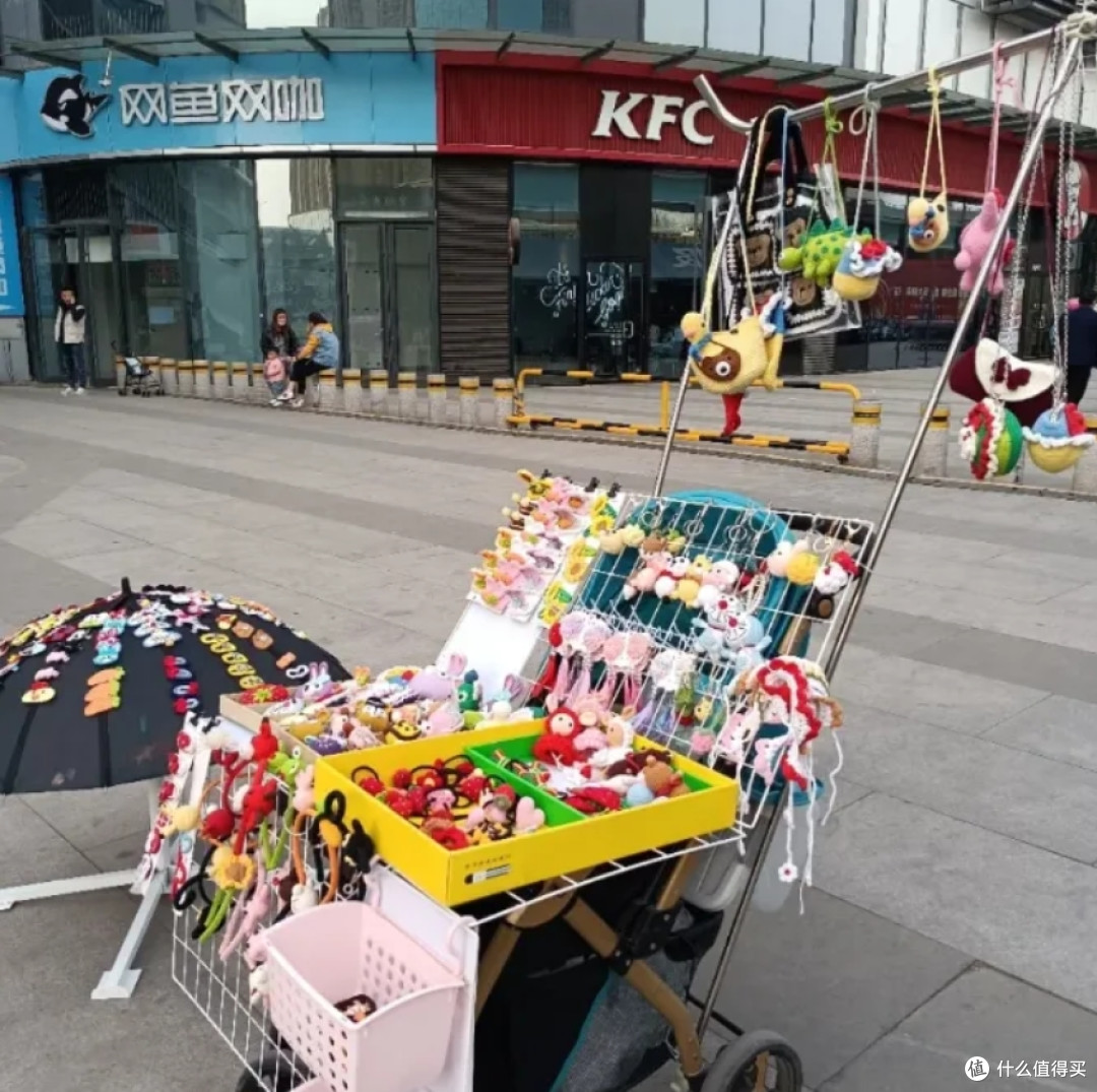 闲置的婴儿车别急着送人,DIY一下妙用无穷,大家直呼“内行”!