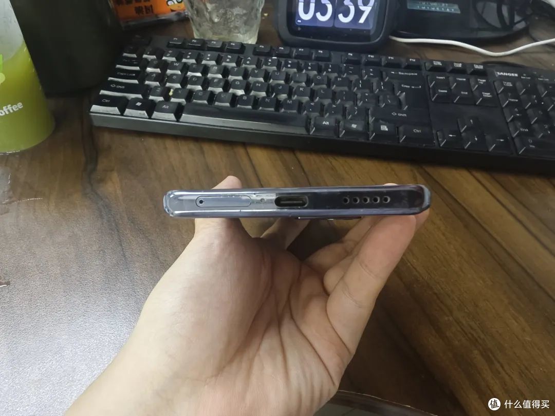 300元的老人机实测,骁龙695+120Hz高刷,备用嘎嘎爽
