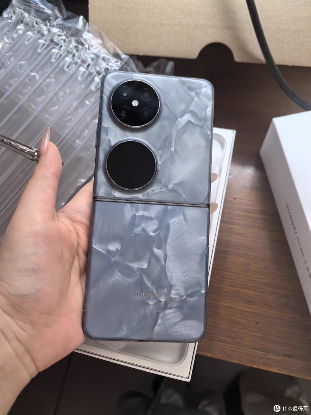 折叠手机技术成熟,实用性强