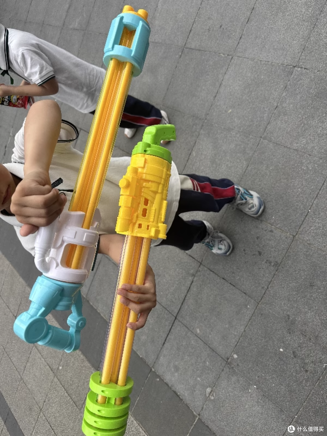 加特林水枪:孩子们的夏日消暑神器