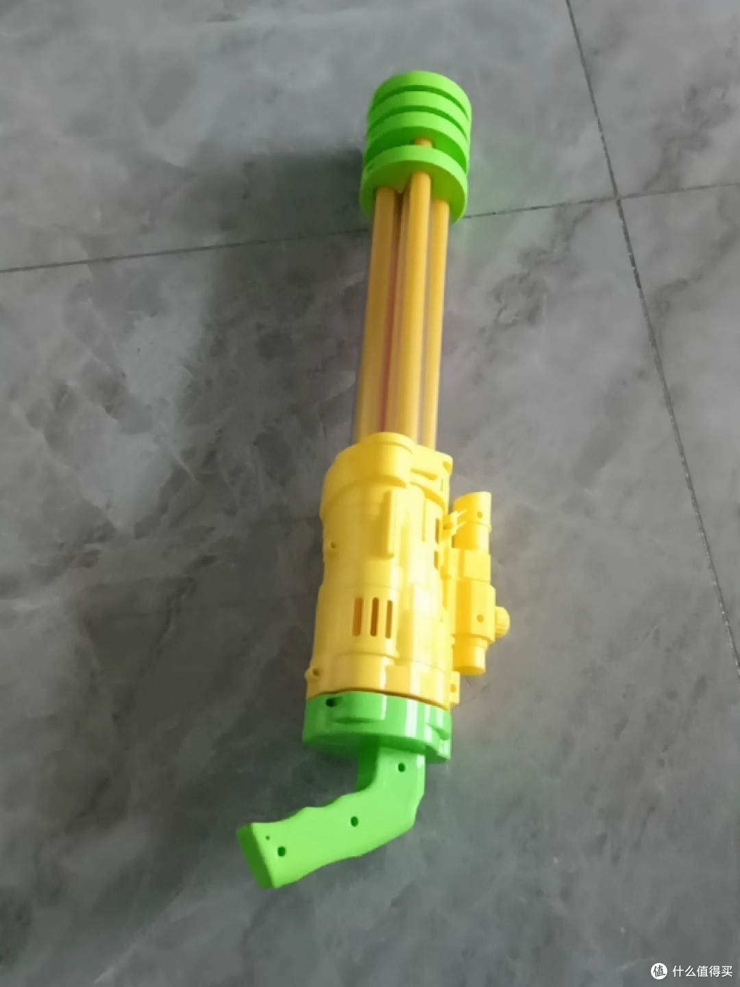 加特林水枪:孩子们的夏日消暑神器