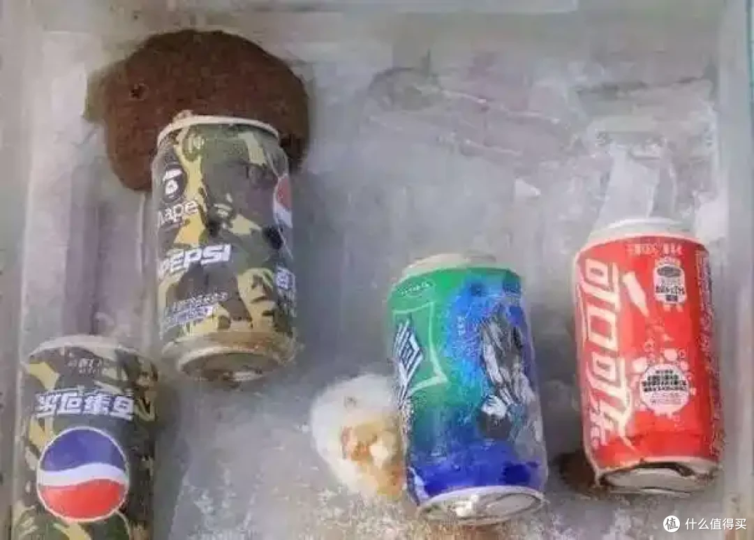 不管冰箱多宽敞,“冷冻室”都别放这3种物品,很容易“炸”了!