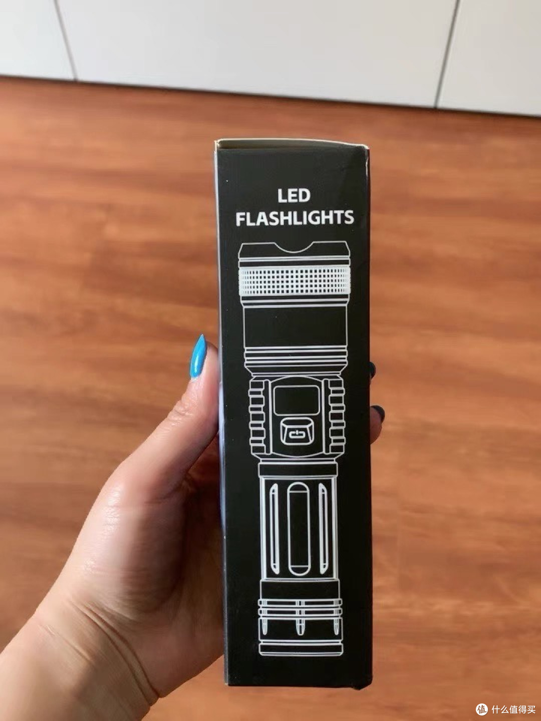 超强手电筒:户外照明首选