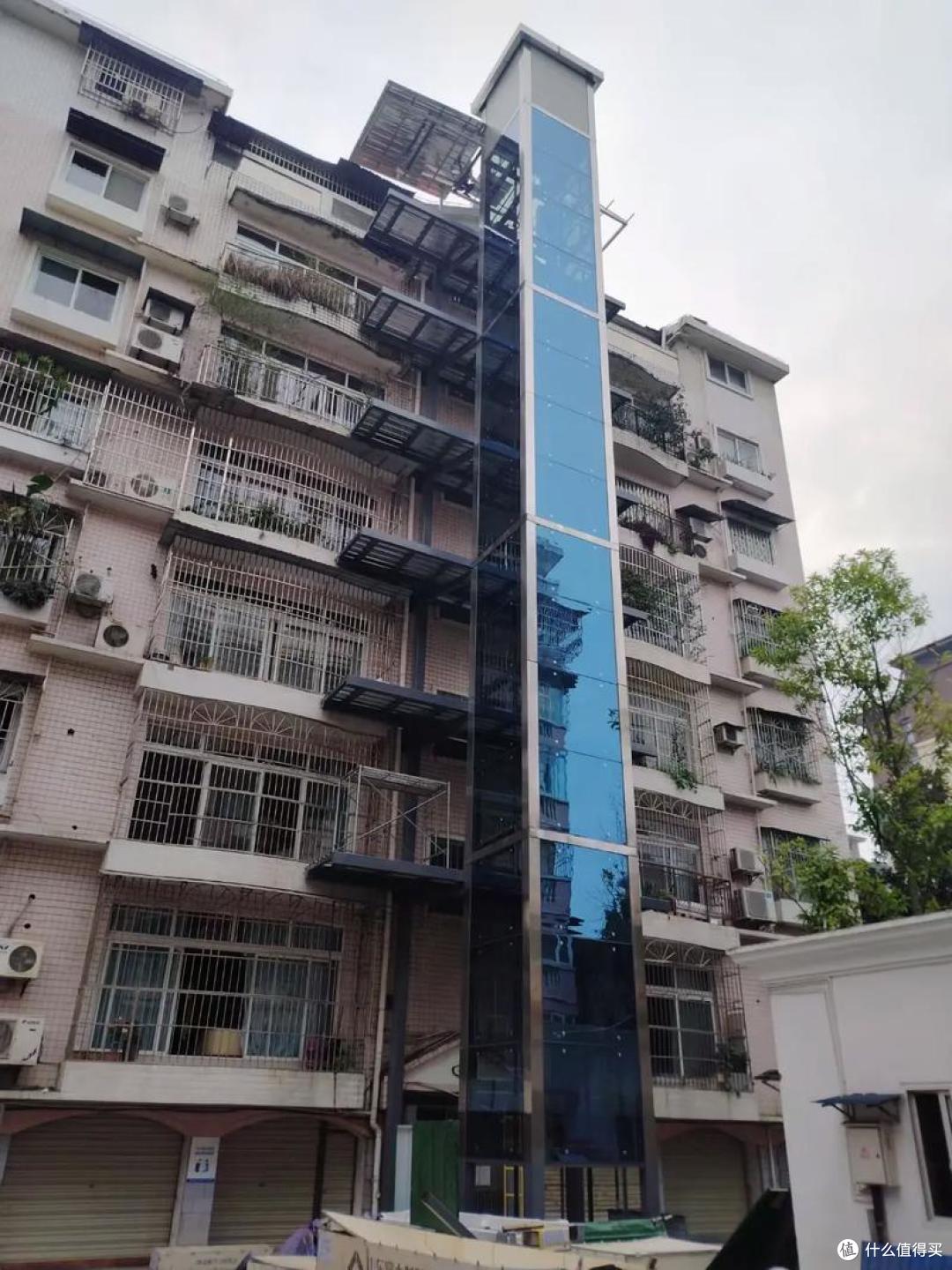 为什么老小区的顶楼成“香饽饽”?内行人说出实情,难怪那么抢手