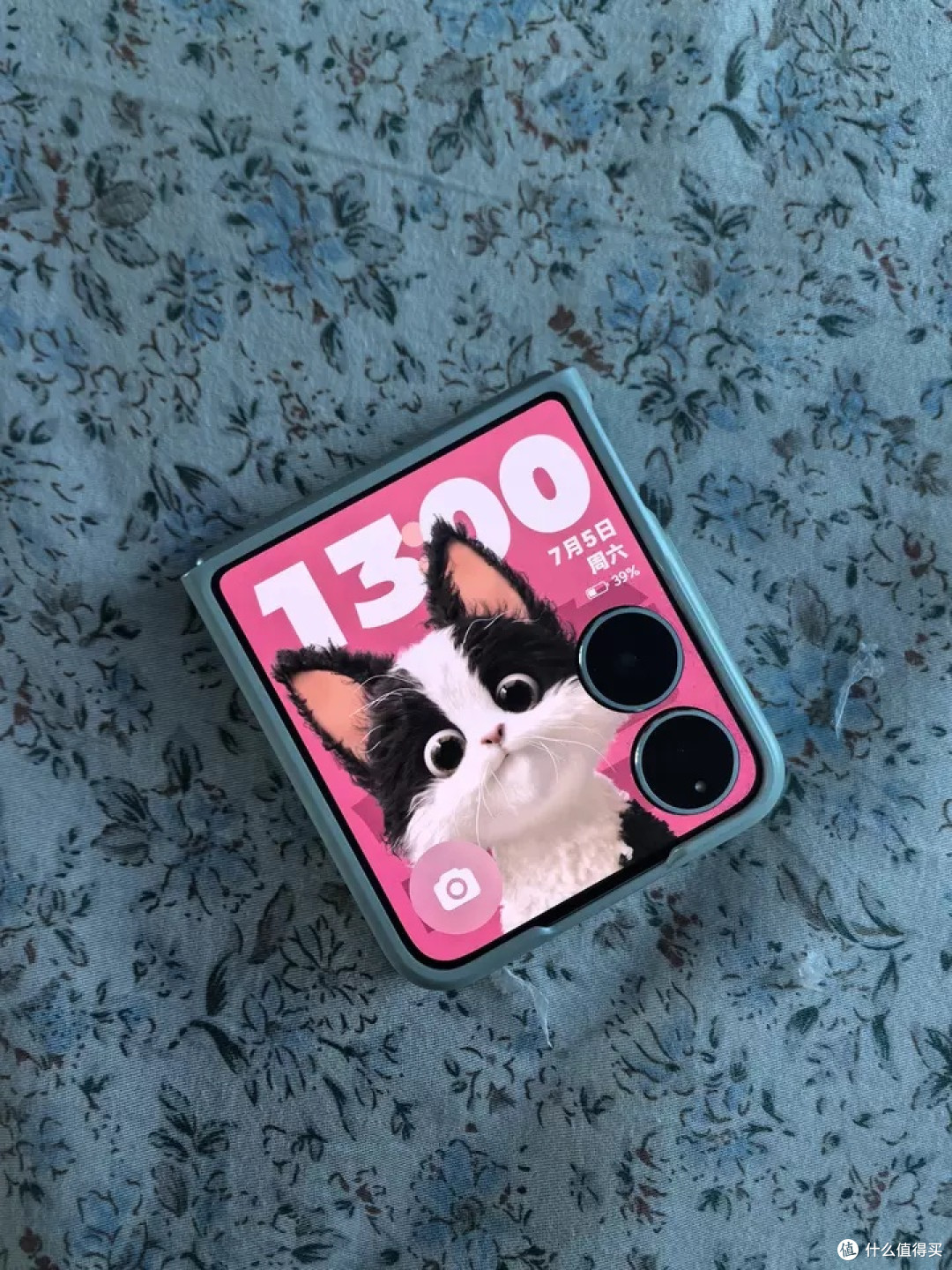 Xiaomi MIX Flip2：折叠屏的时尚与科技完美融合