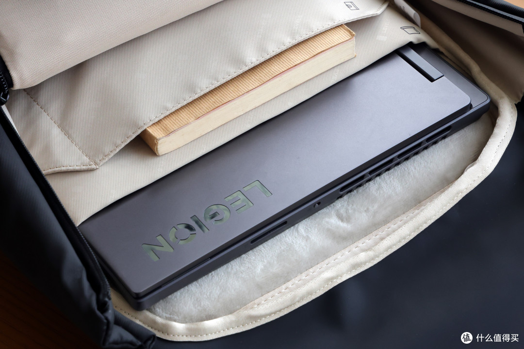 通勤翻包日记——What’s in my bag?