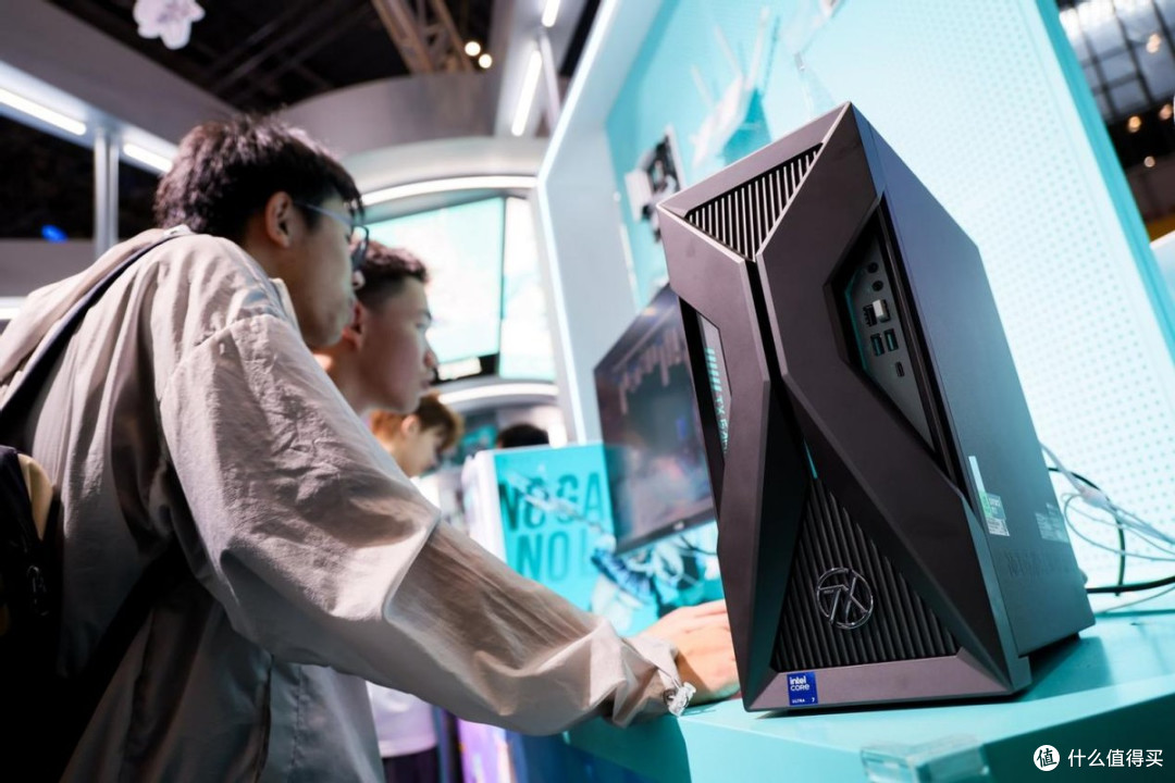 硬核狂欢！ROG高性能台式机燃爆BW2025 助力玩家享受极致电竞体验