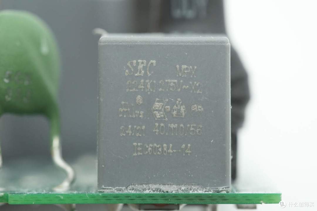 支持PD、PPS以及荣耀私有100W快充,荣耀新款氮化镓充电器拆解