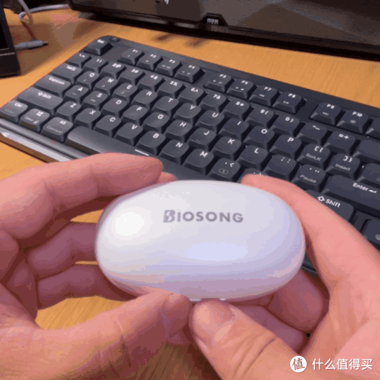 七色流光美颜变,磁吸换肤心飞扬—双飞燕百耳颂B7开放式新潮耳机