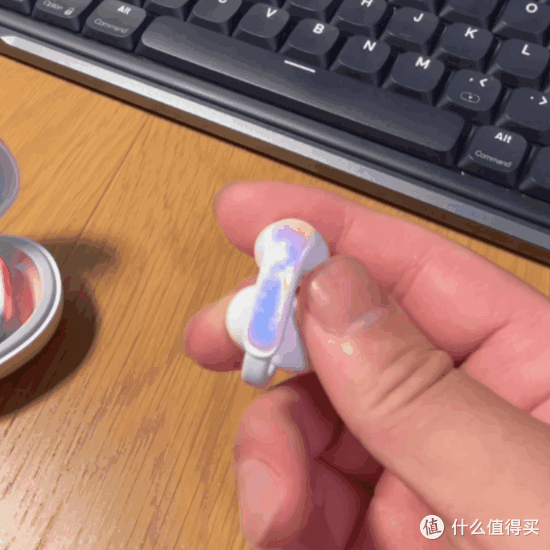 七色流光美颜变,磁吸换肤心飞扬—双飞燕百耳颂B7开放式新潮耳机