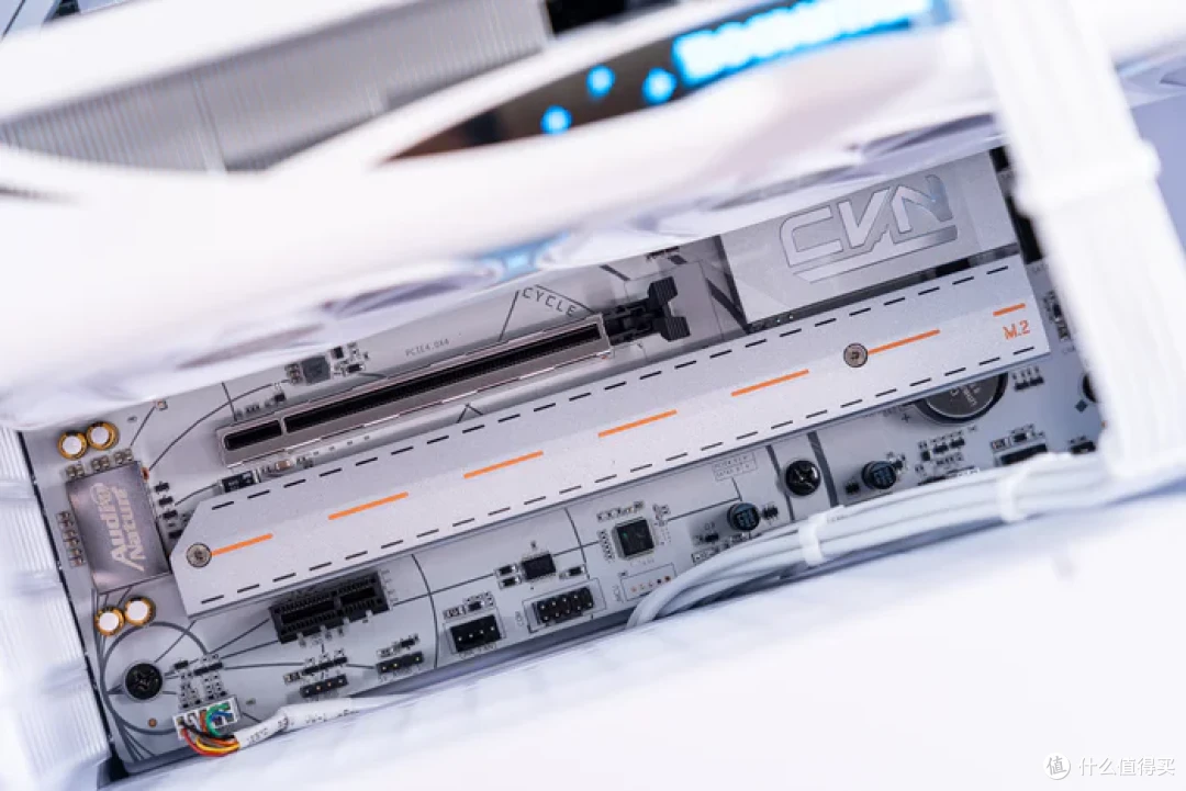 分形工艺Meshify 3+七彩虹X870方舟+影驰5070星曜LUNA装机展示