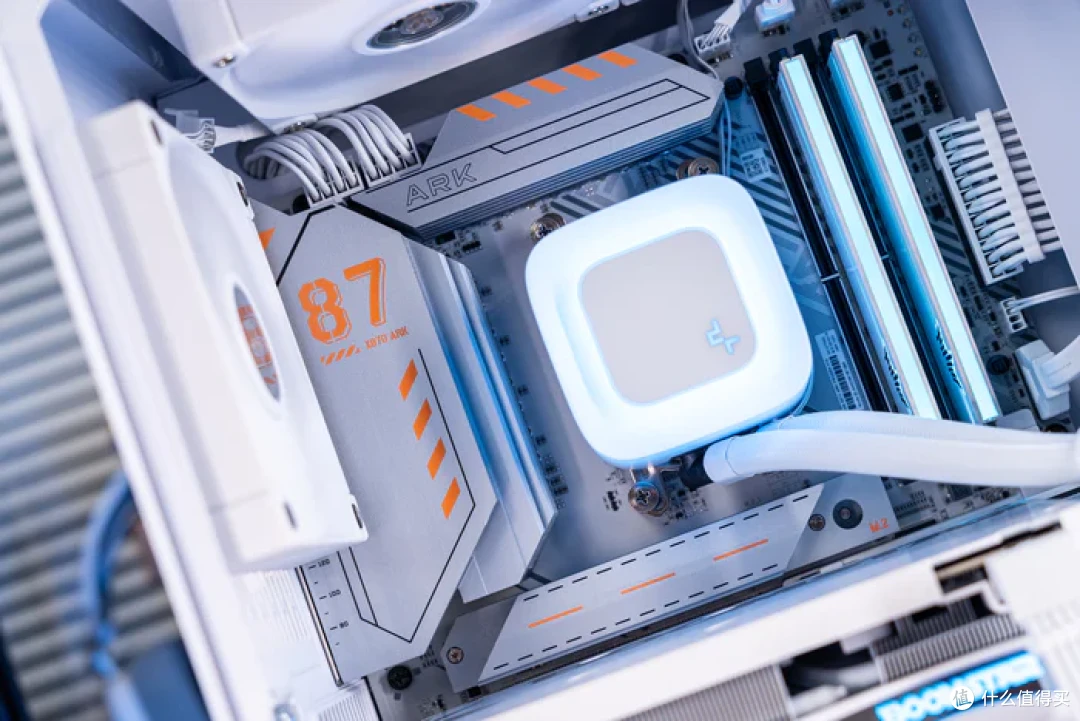 分形工艺Meshify 3+七彩虹X870方舟+影驰5070星曜LUNA装机展示