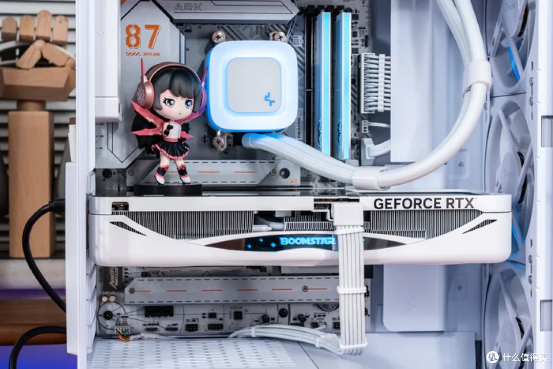 分形工艺Meshify 3+七彩虹X870方舟+影驰5070星曜LUNA装机展示