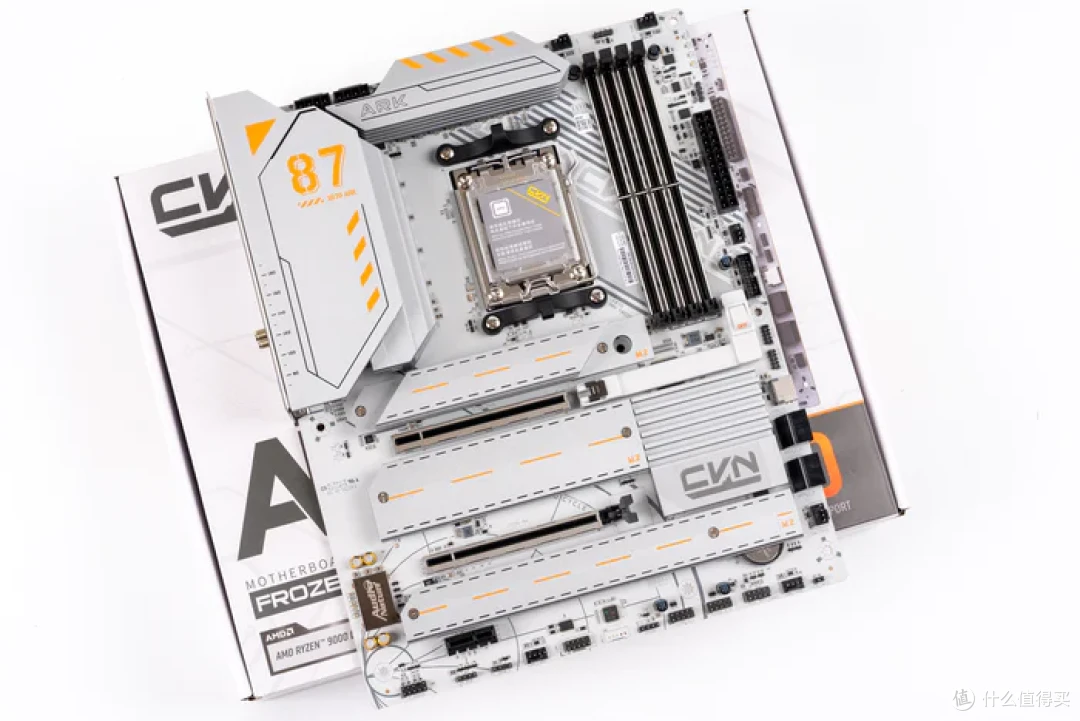 分形工艺Meshify 3+七彩虹X870方舟+影驰5070星曜LUNA装机展示