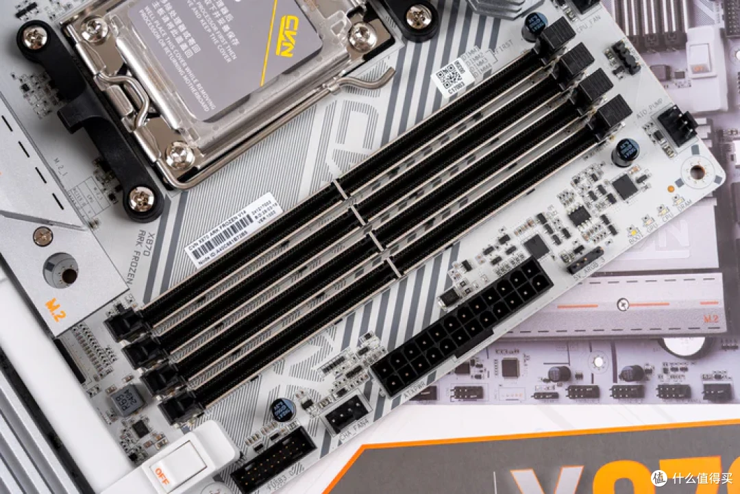 分形工艺Meshify 3+七彩虹X870方舟+影驰5070星曜LUNA装机展示