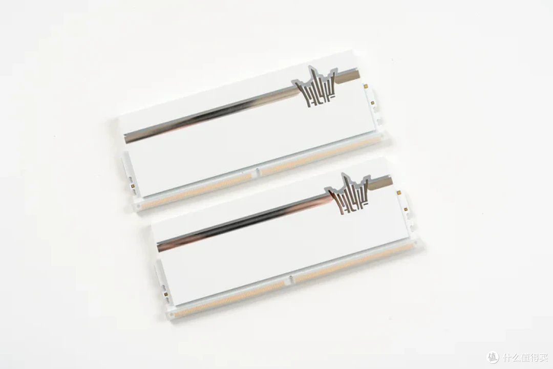 分形工艺Meshify 3+七彩虹X870方舟+影驰5070星曜LUNA装机展示
