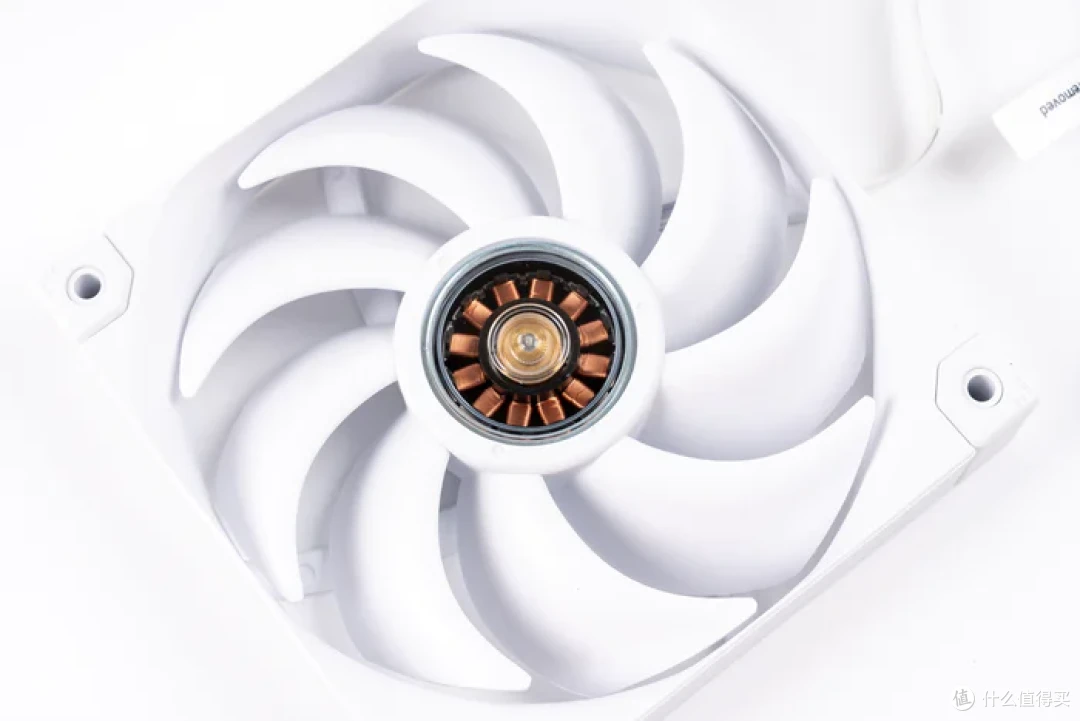分形工艺Meshify 3+七彩虹X870方舟+影驰5070星曜LUNA装机展示