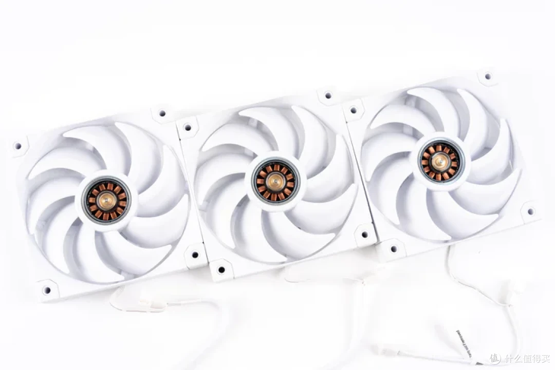 分形工艺Meshify 3+七彩虹X870方舟+影驰5070星曜LUNA装机展示