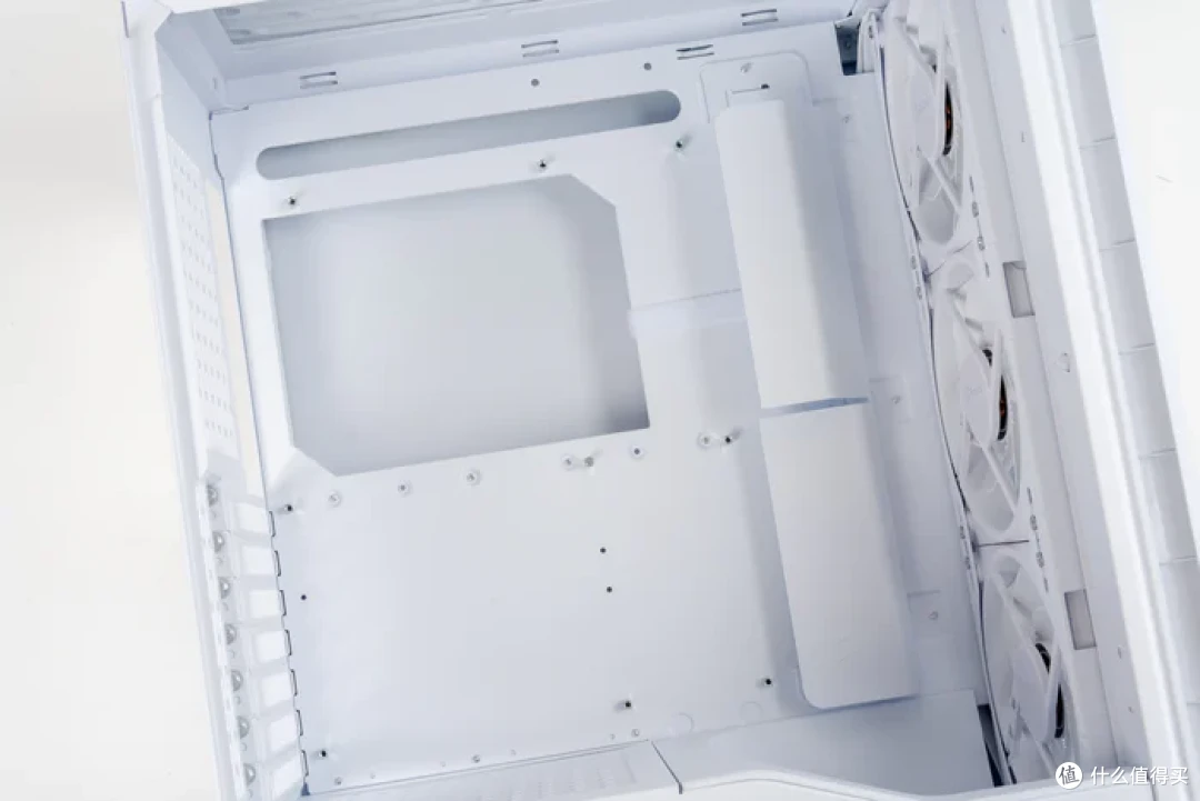 分形工艺Meshify 3+七彩虹X870方舟+影驰5070星曜LUNA装机展示