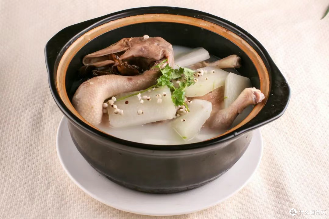 夏日“剩菜黑名单”:这 4 类隔夜食物最该拉响警报!