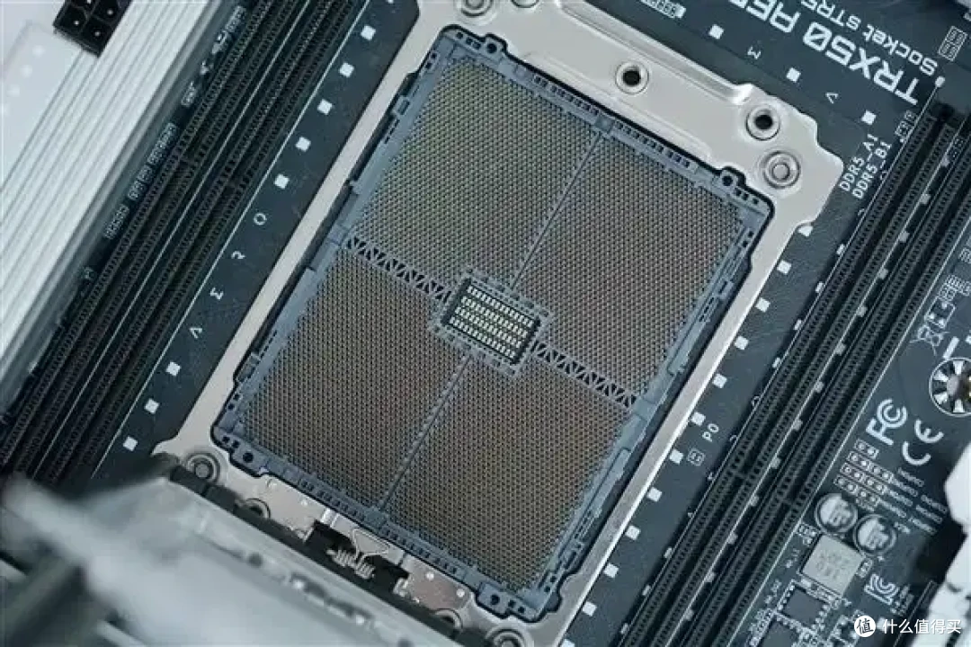 96核心99995元!AMD Zen5撕裂者国行价格震撼公布
