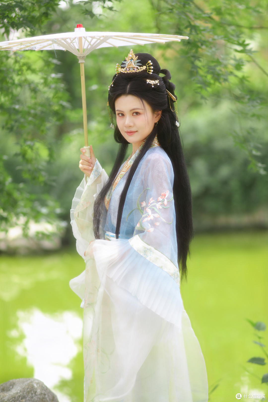 汉服：在诗意园林中邂逅古典之美