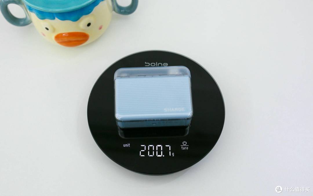 复古与科技的完美碰撞:闪极点阵屏100W快充+冰蓝充电宝体验