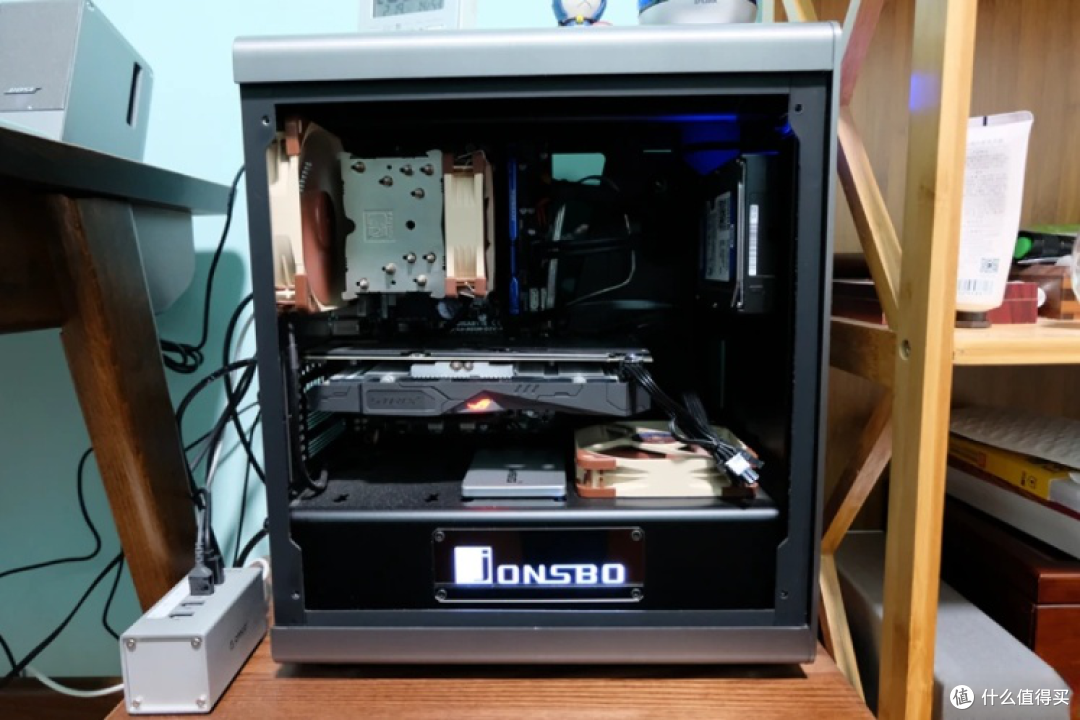 以简为道,不谈参数聊感受,我的夏日宅家桌面