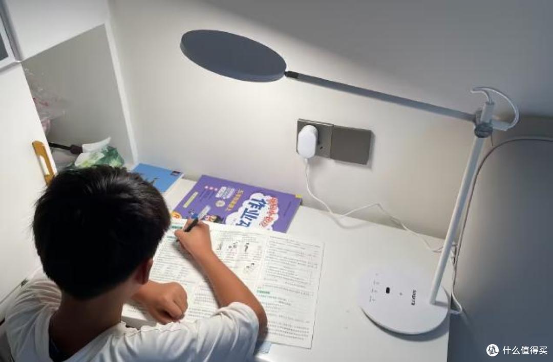 哪款护眼台灯最适合学生用？十款测评推荐，家长们抄答案不迷茫