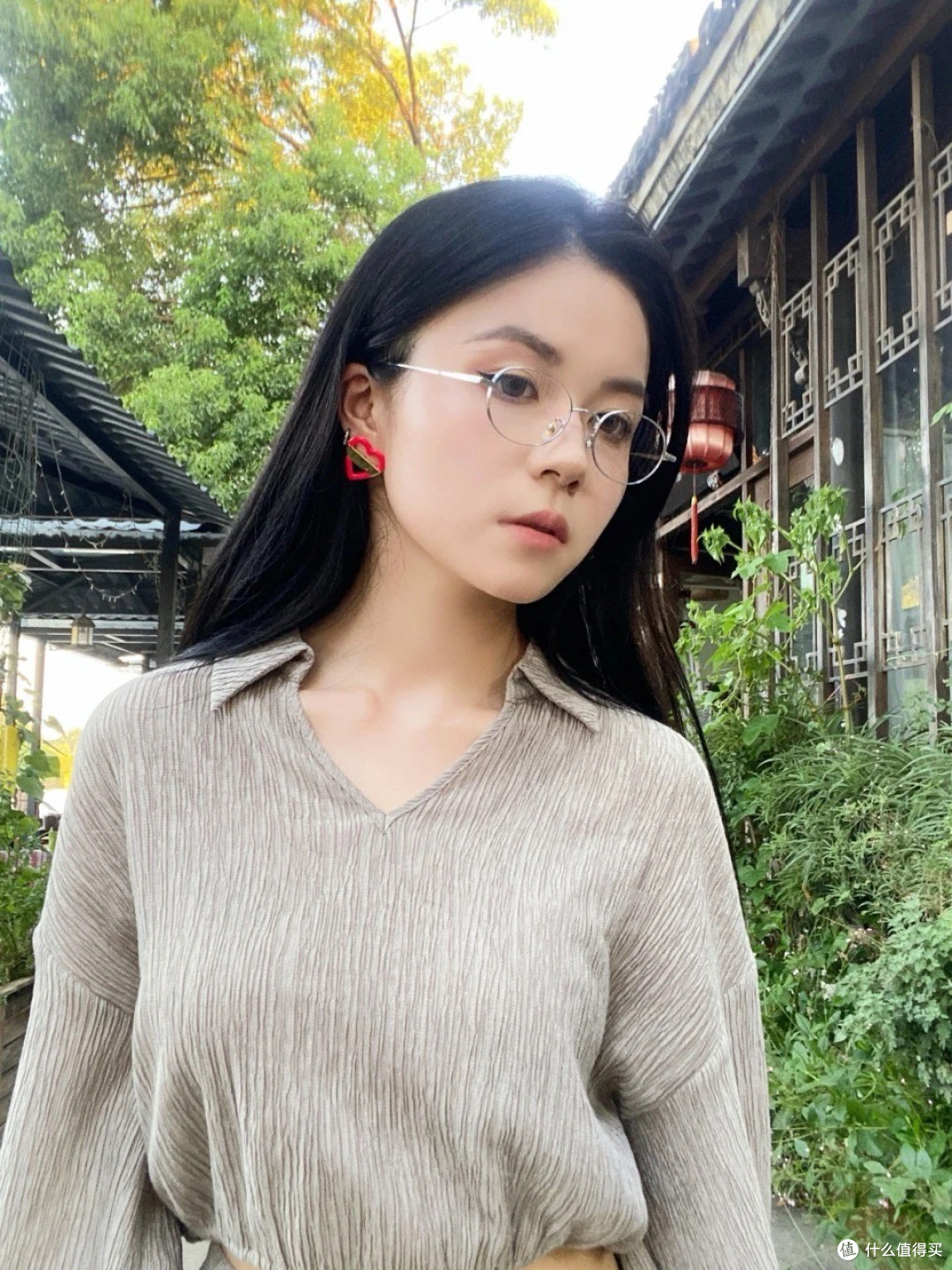 戴眼镜早不是“看不清才戴”那回事了,妥妥成了穿搭的神来之笔