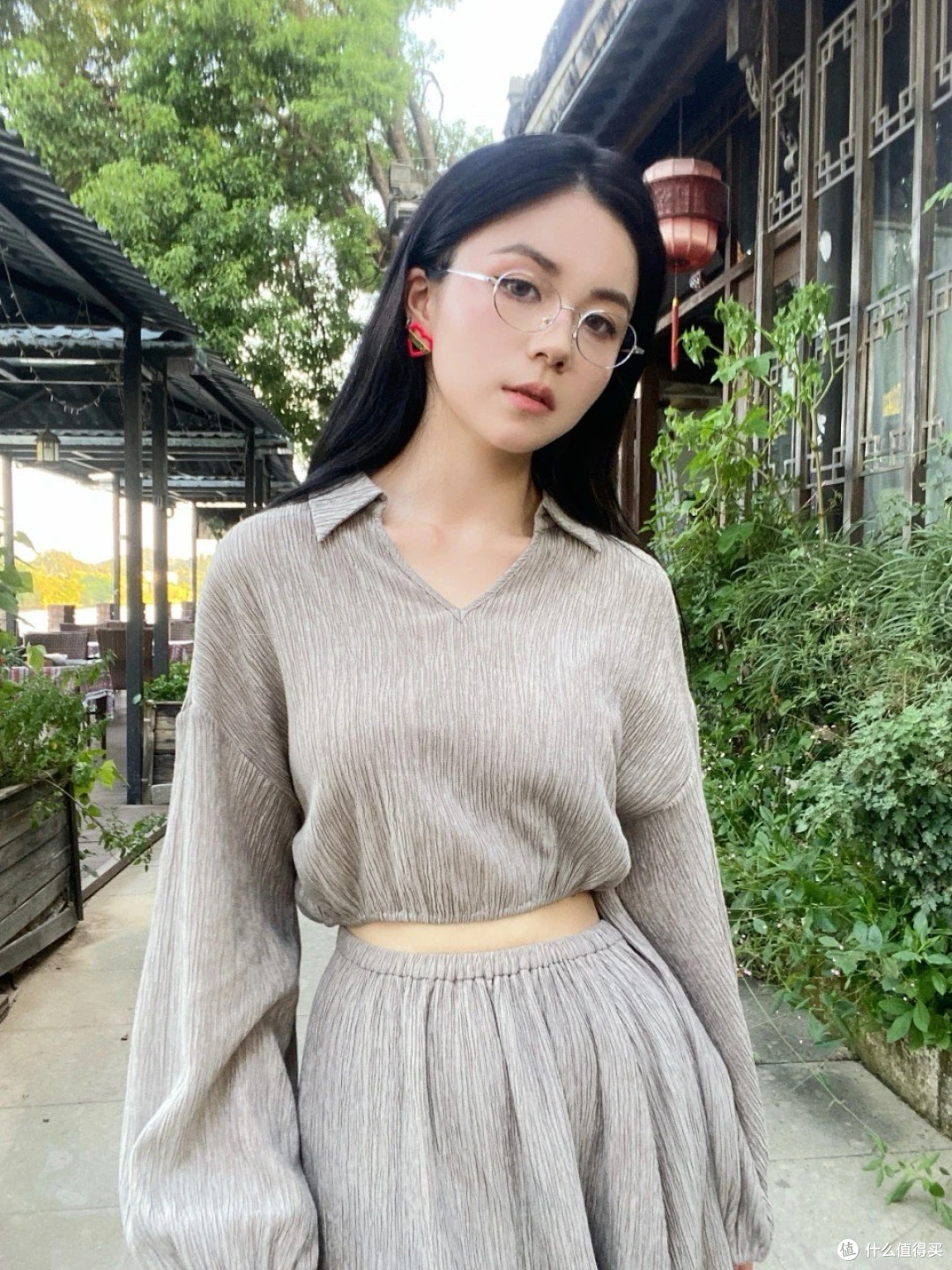 戴眼镜早不是“看不清才戴”那回事了,妥妥成了穿搭的神来之笔