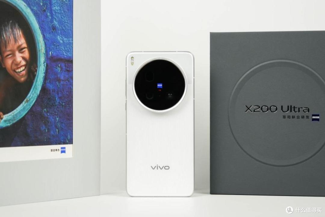 vivo打响“价格战”,2亿像素+105倍变焦+IP69,影像机皇跌至新低