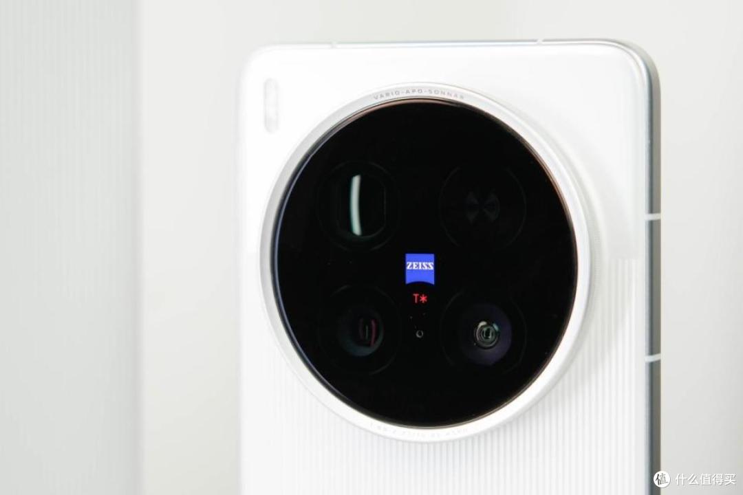 vivo打响“价格战”,2亿像素+105倍变焦+IP69,影像机皇跌至新低
