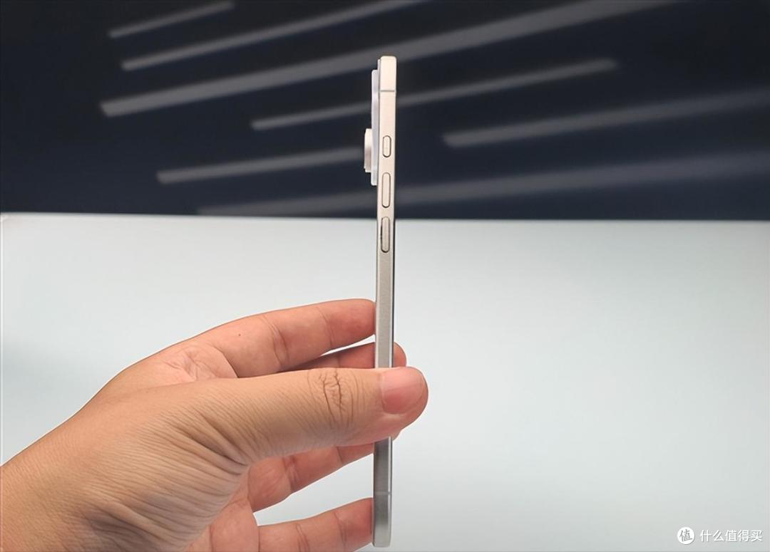 iPhone 17 Air 电池曝光:仅 2800mAh,确实寒酸,苹果凭啥这么玩