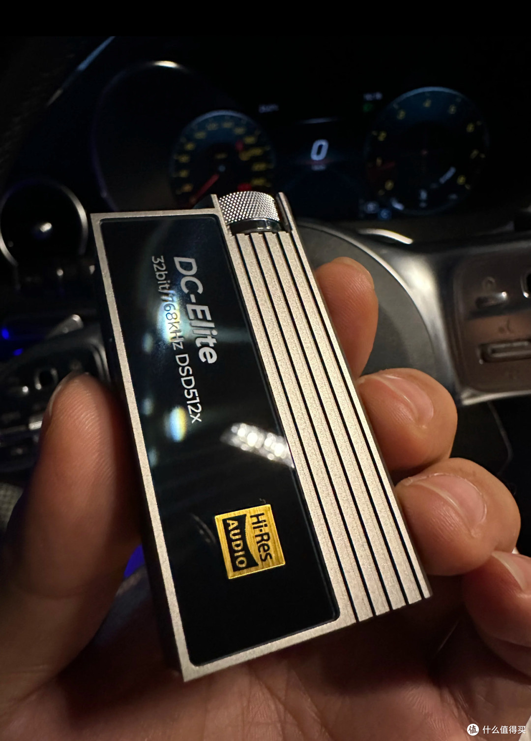 数码控的小尾巴毕业装备:艾巴索DC-Elite小尾巴解码耳放