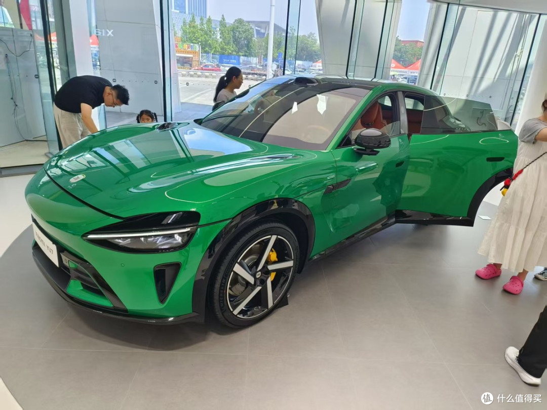 当“性价比”遇上“标杆”，小米YU7与特斯拉Model Y怎么选？
