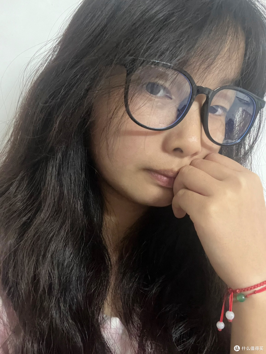 说真的,戴眼镜这事儿现在越来越像开盲盒——选对了是颜值外挂,