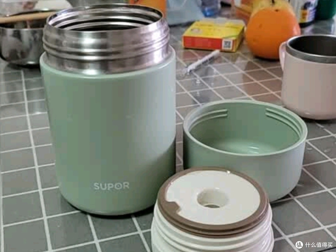 苏泊尔灰豆绿焖烧杯测评：都市通勤与健康饮食的双重守护者
