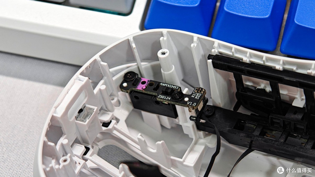 跟蝰蛇V3一比高下?雷柏VT3 MAX二代双8K游戏鼠标拆解测评