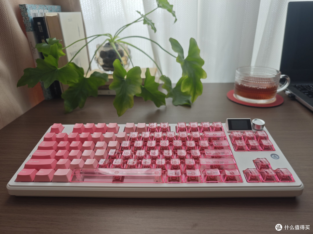 你能想象,猛男在用黑爵MK87粉雾海,是多么有趣的风景线