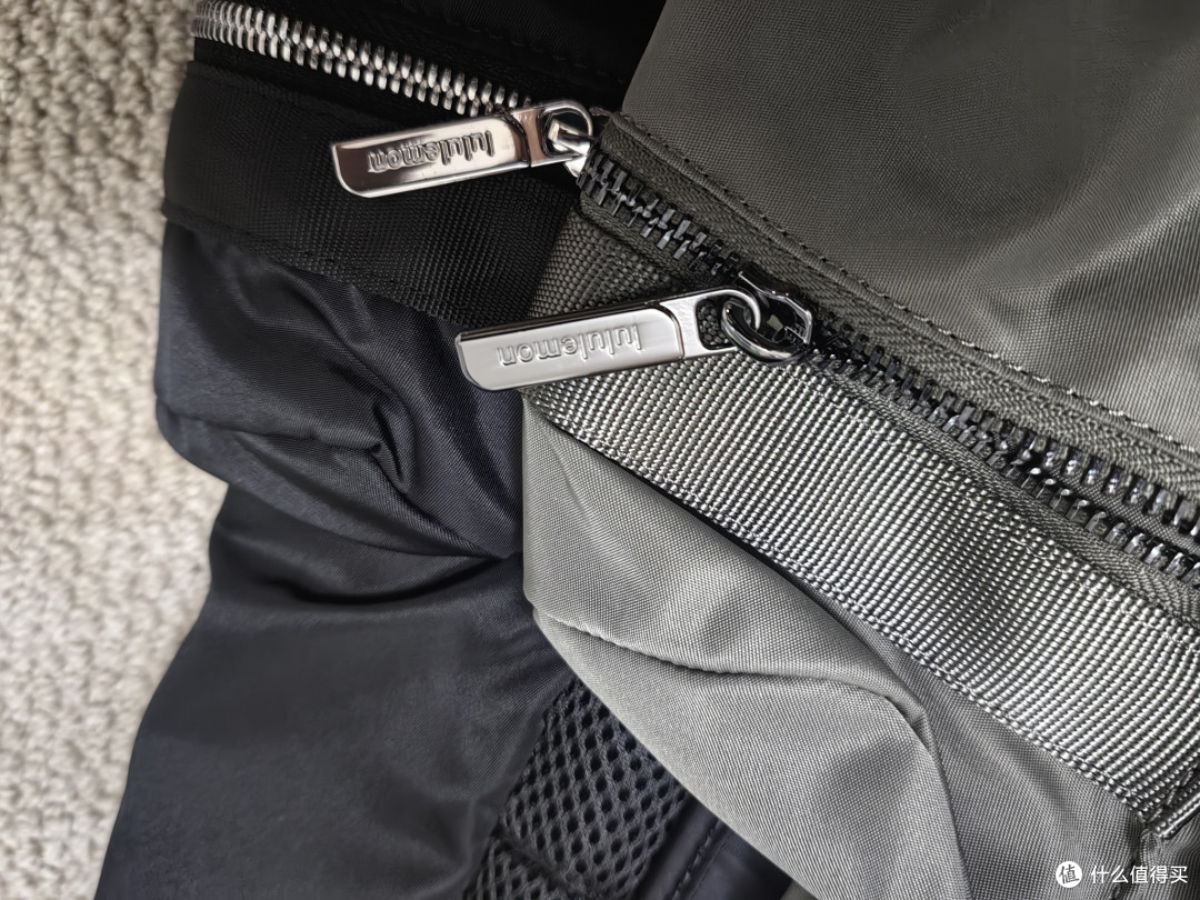 lululemon丨LU9AS8S丨Wunderlust 双肩包【真伪细节对比】