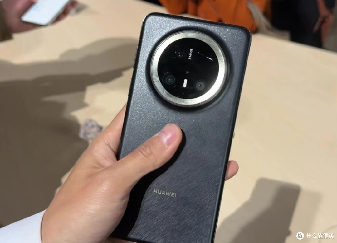 华为开始亮剑!Mate70Pro降至“新低价”,麒麟9020+5500mAh+IP68