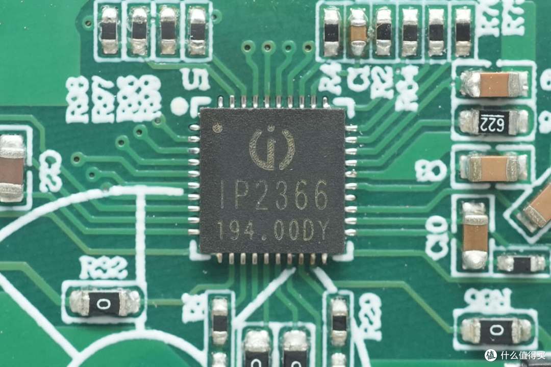 200W可叠加自充功率,纽曼72000mAh便携式储能电源拆解