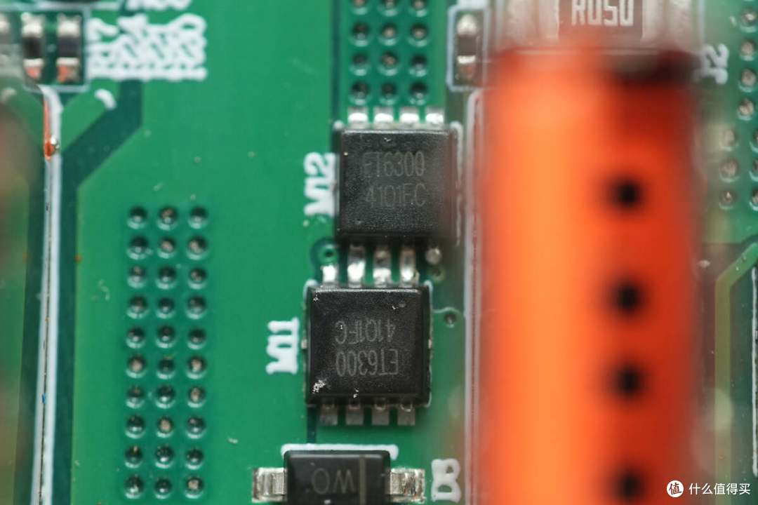 200W可叠加自充功率,纽曼72000mAh便携式储能电源拆解