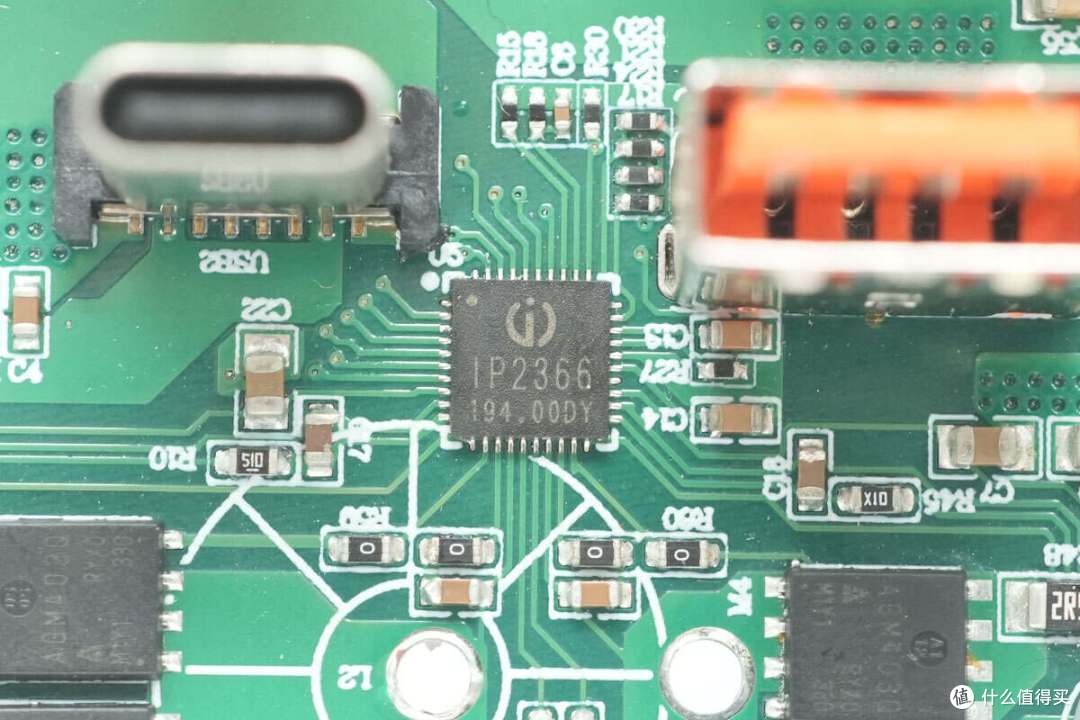 200W可叠加自充功率,纽曼72000mAh便携式储能电源拆解